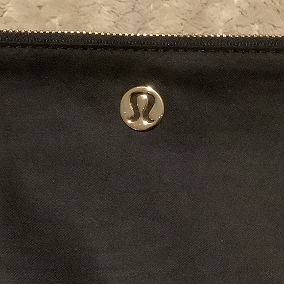 Lululemon Curved Wristlet Wallet Double Zip Clutch Black/Gold - Picture 4 of 12